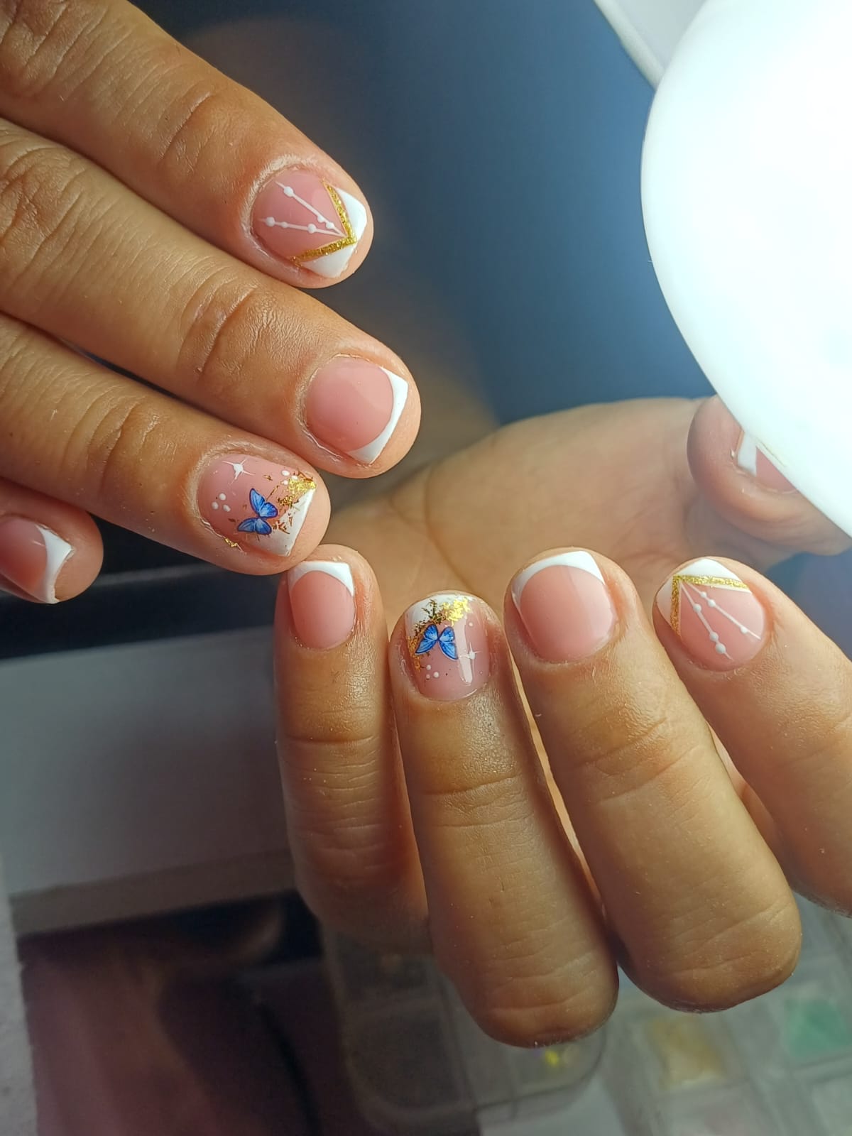 Uñas rojas clásicas - Andrea Nails