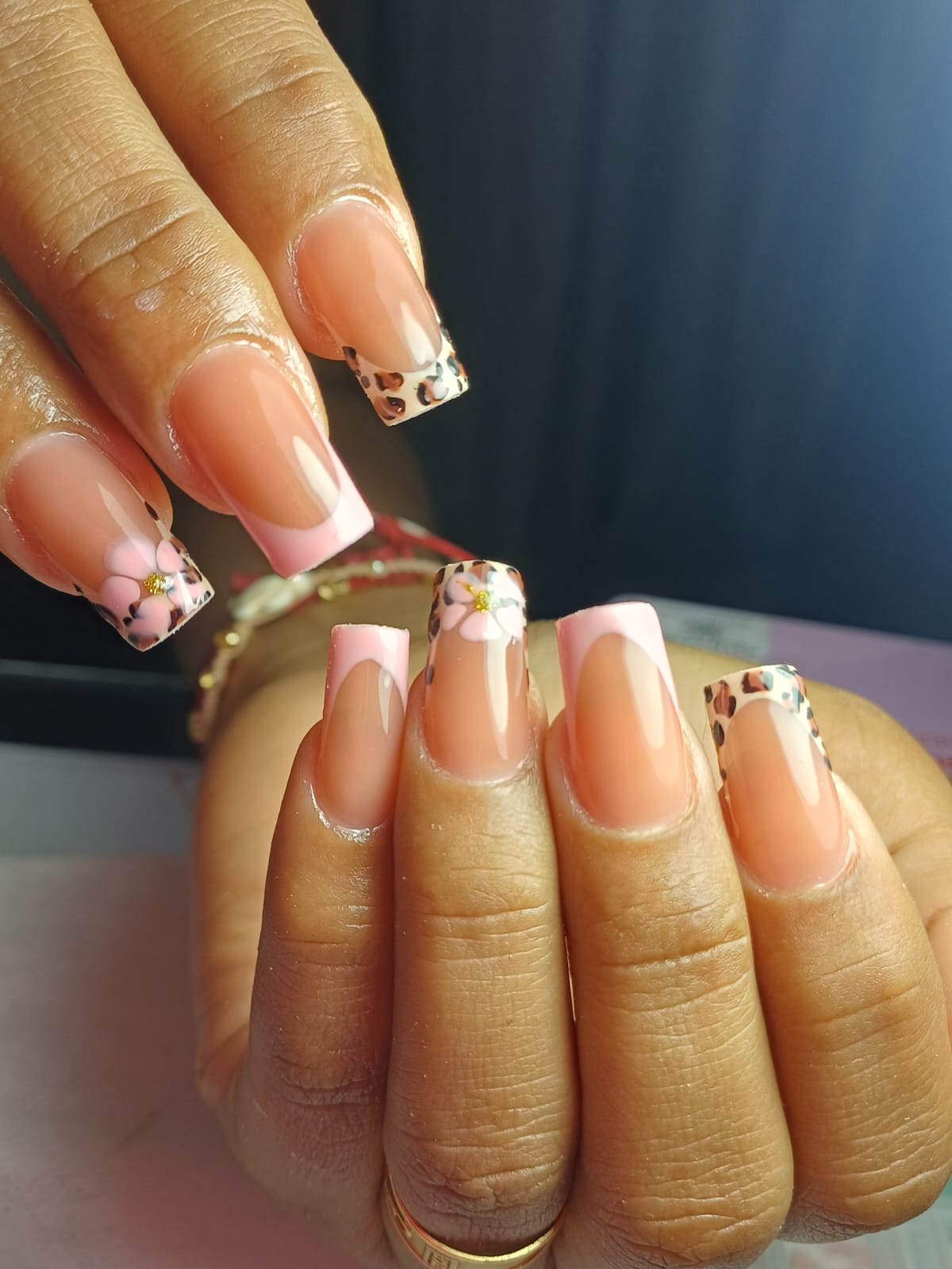 Uñas rosadas elegantes - Andrea Nails